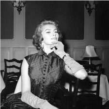 Sophia Loren sexy Busty 10x10