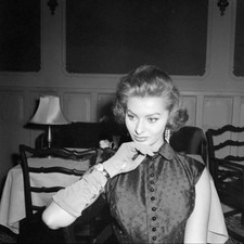 Sophia Loren sexy Busty 10x10