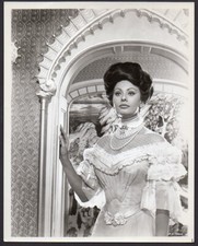 SOPHIA LOREN sexy busty